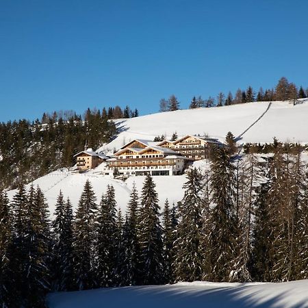 Kraeuterhotel Zischghof Obereggen Esterno foto