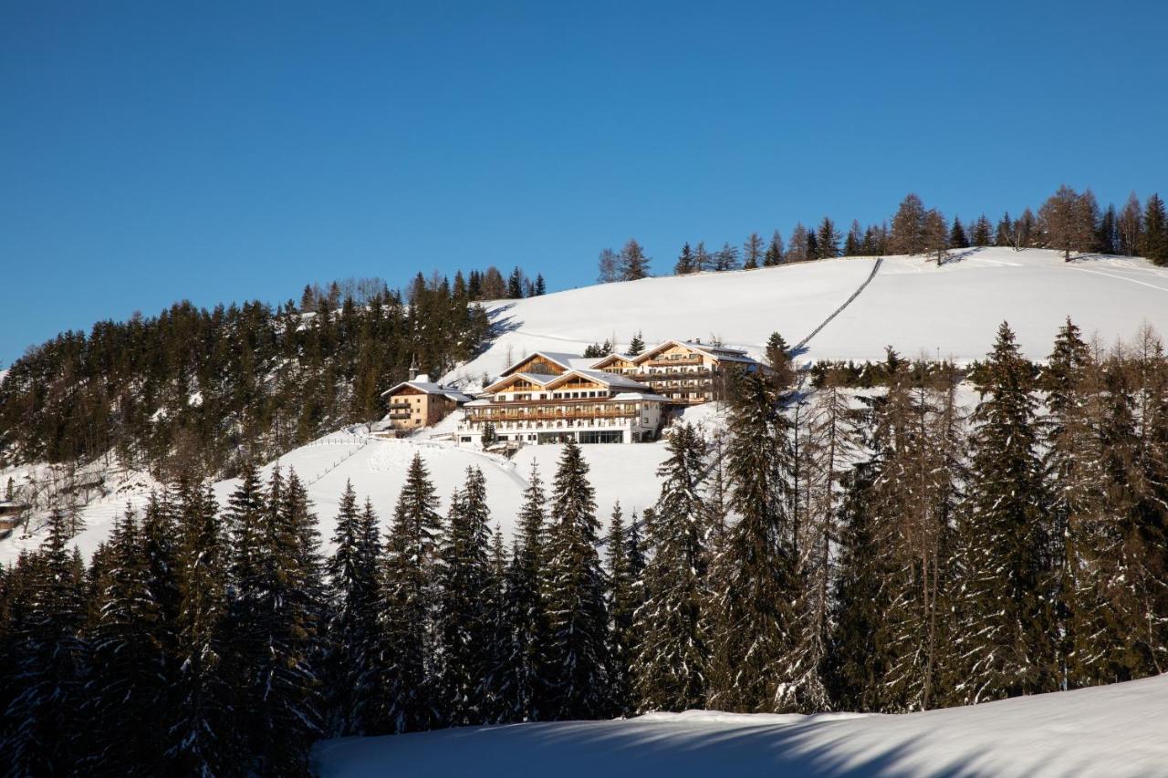 Kraeuterhotel Zischghof Obereggen Esterno foto