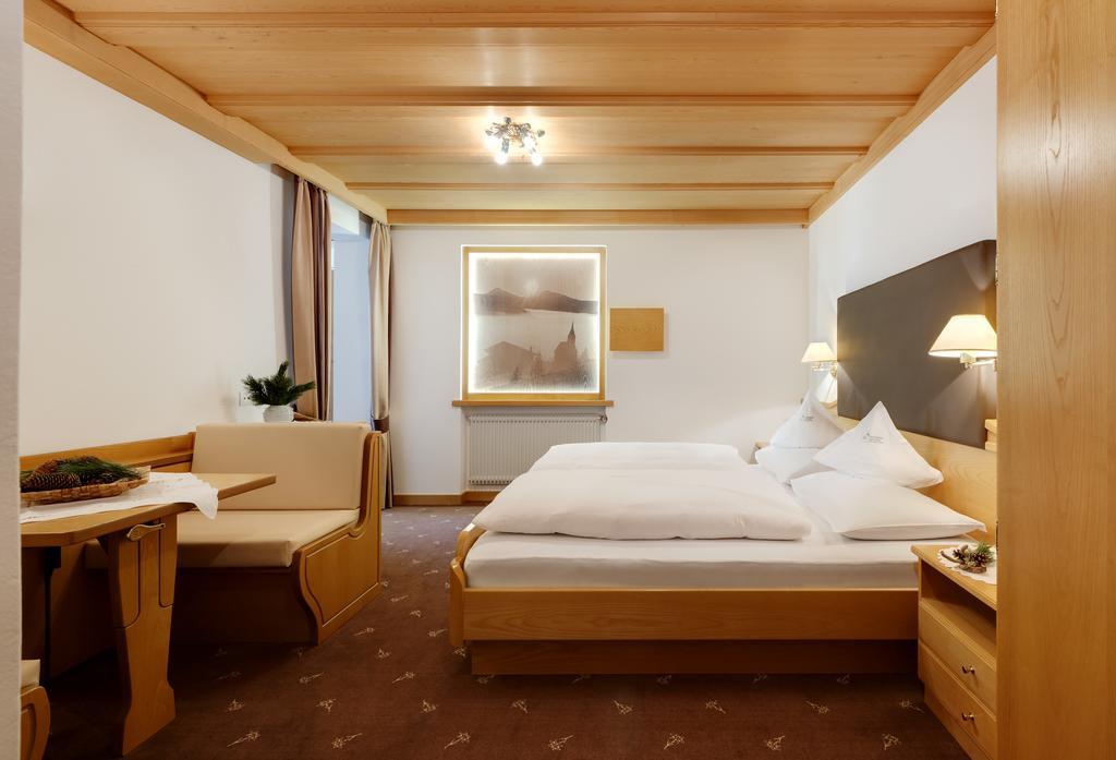 Kraeuterhotel Zischghof Obereggen Esterno foto